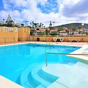 With Swimmingpool, Wifi And Free Parking In , Arguineguin España